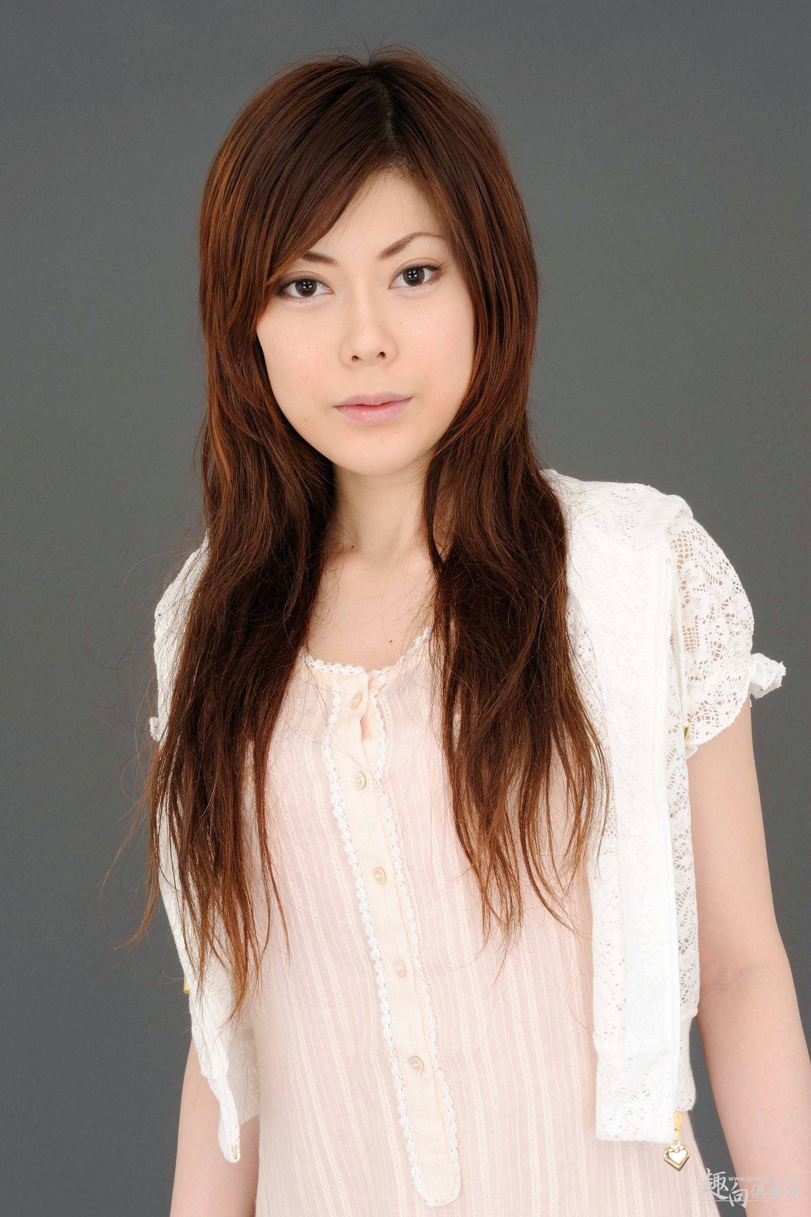 [Syukou-Club] 2013.11.07 Digi-Girl No.152 初脫ぎ素人4 純花しおん 1